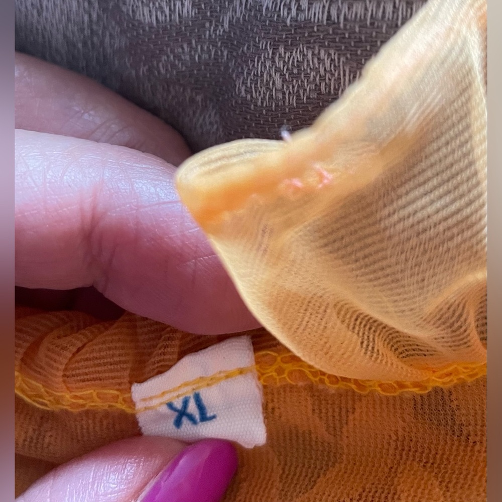 Vintage Ruffled Apricot Robe - Picture 8 of 10